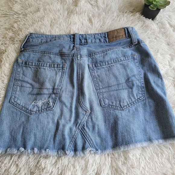 American Eagle Multi Button Denim Skirt Cut Off Raw Hem Y2K Size 0 - Picture 5 of 5